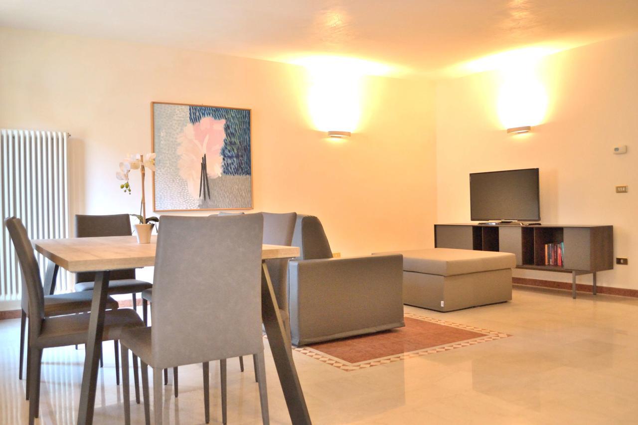 Portico Oscuro Deluxe Apartment - Centro Citta Тревизо Экстерьер фото